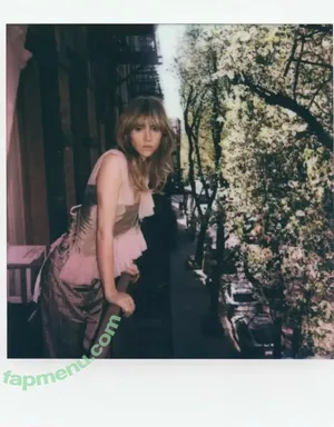 Suki Waterhouse / sukiwaterhouse nude photo #0706