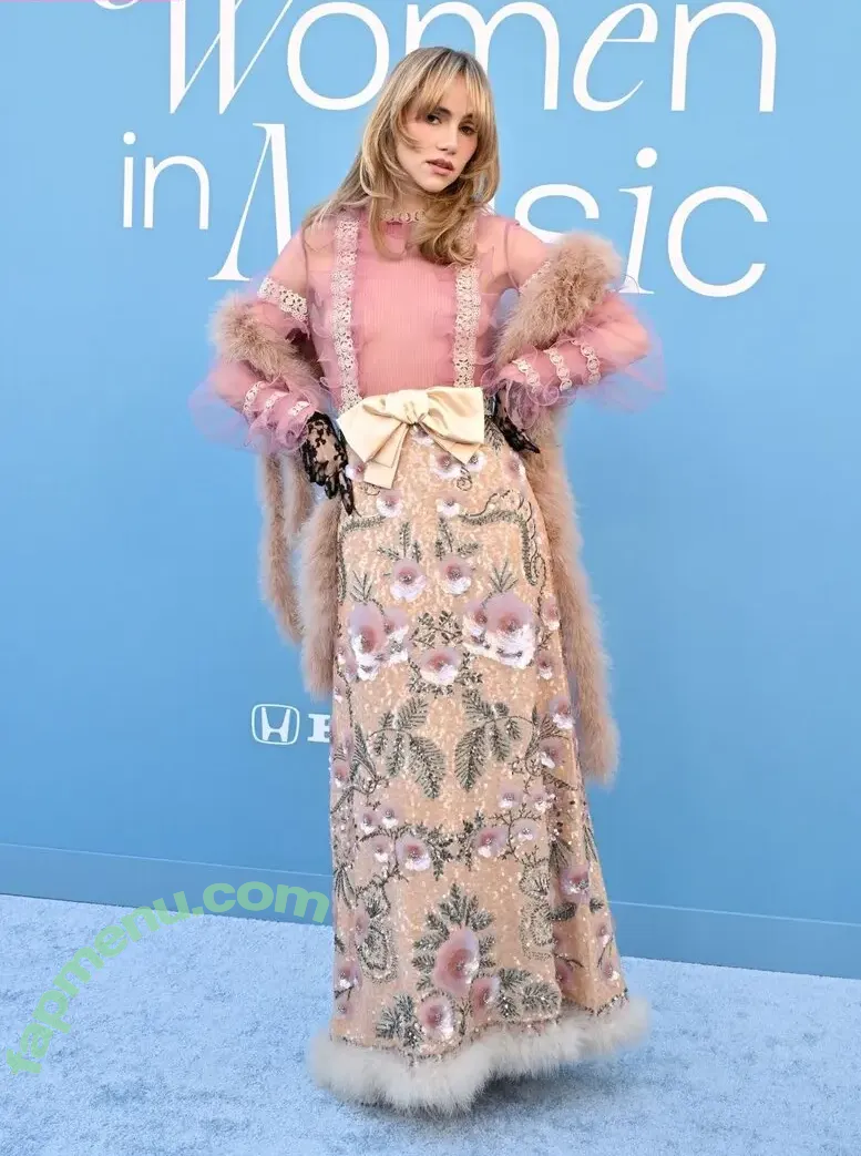 Suki Waterhouse nude photo #0584 (sukiwaterhouse)