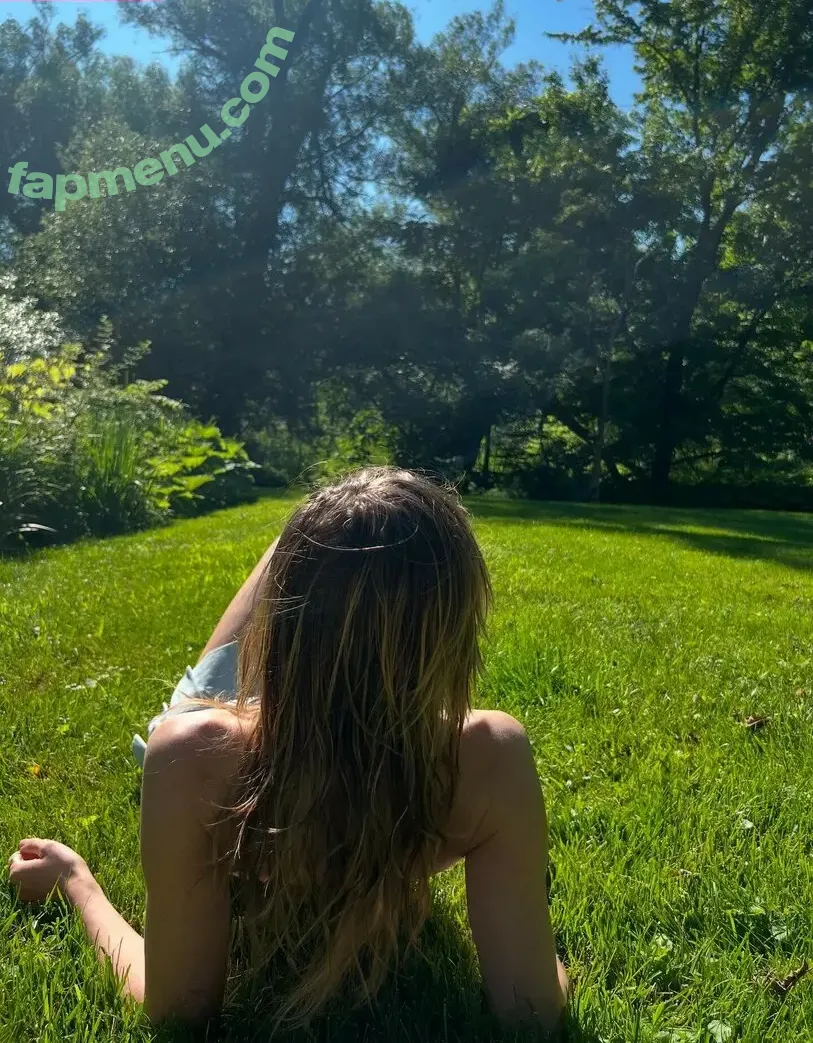 Suki Waterhouse nude photo #0696 (sukiwaterhouse)