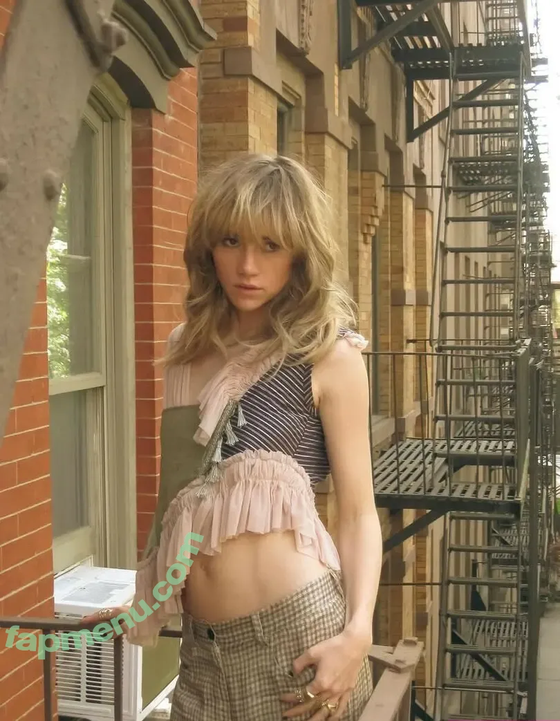 Suki Waterhouse nude photo #0700 (sukiwaterhouse)