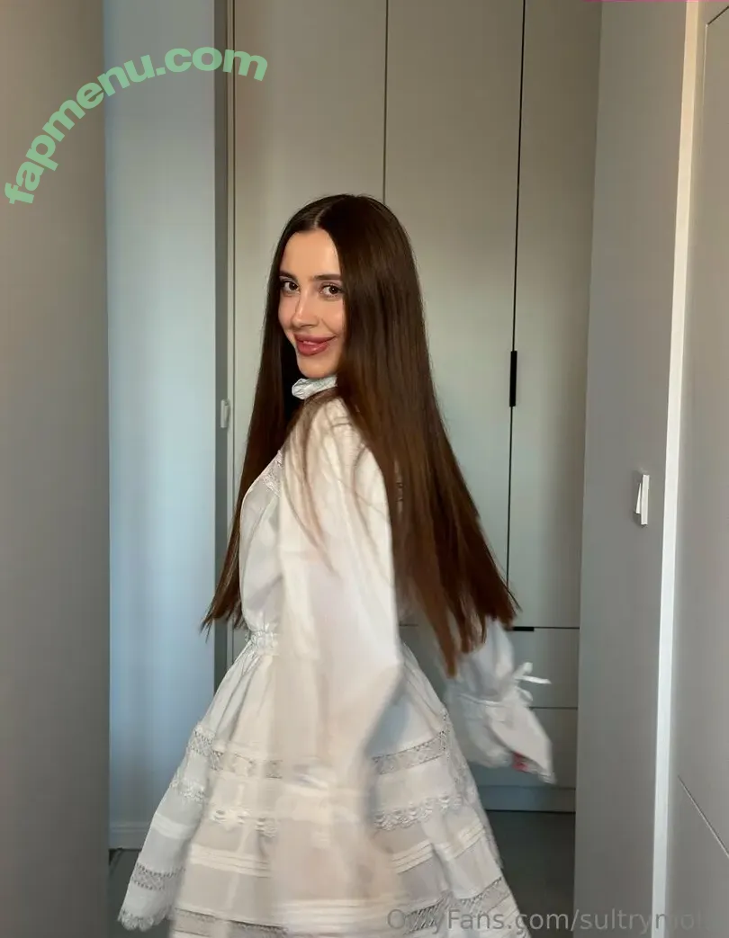 sultrymolly nude photo #0006 (Molly / mollymae / mollytales / sultrymollyof)