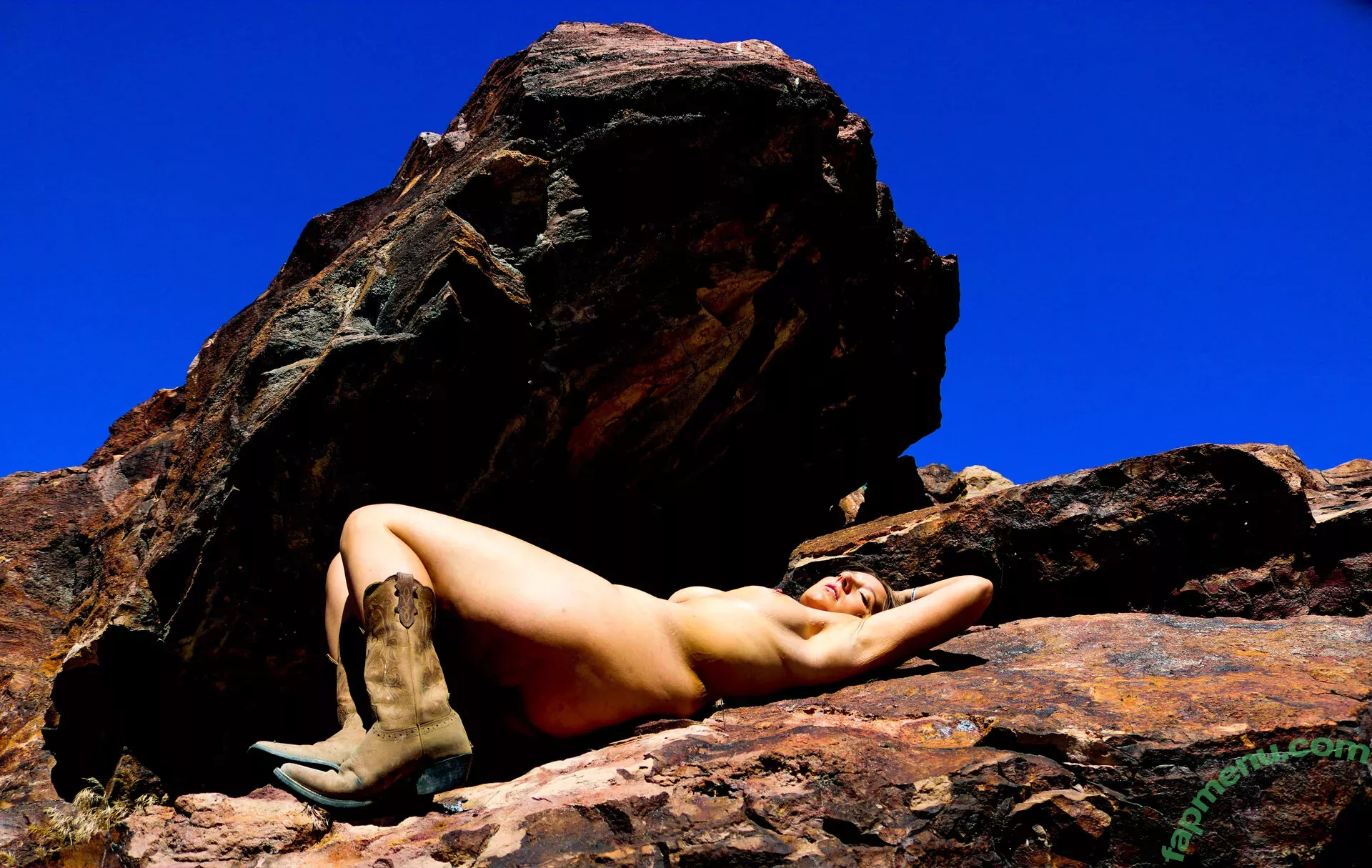 Summers VonHesse nude photo #0070 (summers.vonhesse / summersvonhesse)