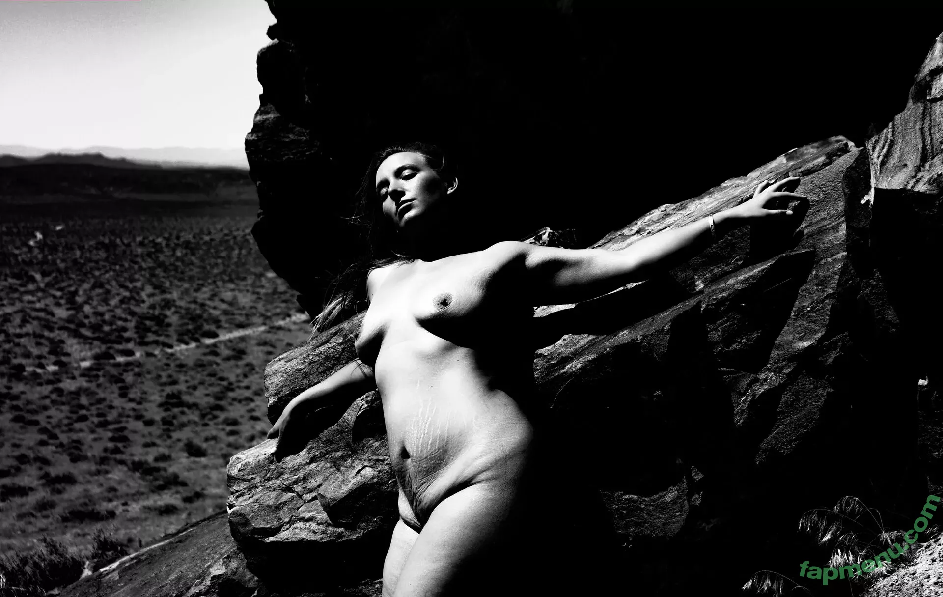 Summers VonHesse nude photo #0097 (summers.vonhesse / summersvonhesse)