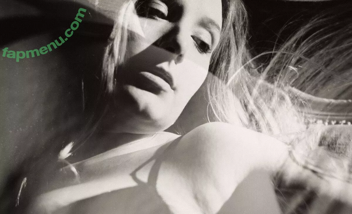 Summers VonHesse nude photo #0120 (summers.vonhesse / summersvonhesse)