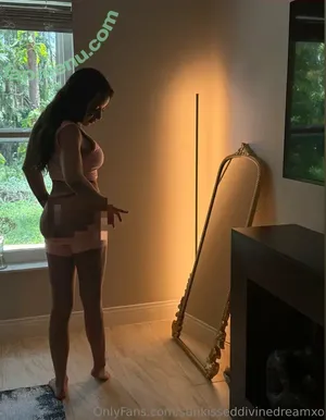 sunkisseddivinedreamxo / sunkisseddivinedream nude photo #0038