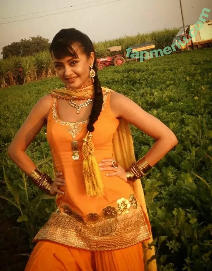 Surveen Chawla nude photo #0010 (Surveen Chawla)