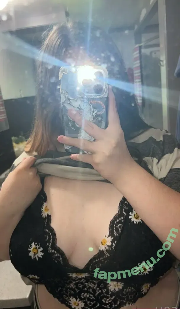 sweeetcherriess nude photo #0004 (sweeetcherriess)