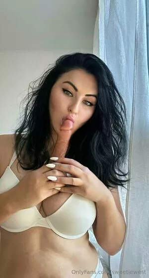 sweetiewest / sweetywest_pt nude photo #0216