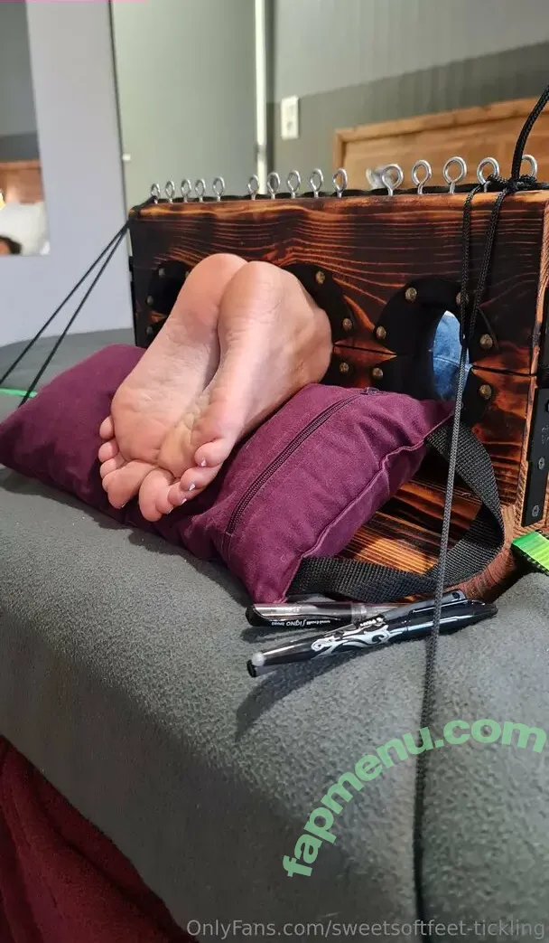 sweetsoftfeet-tickling nude photo #0004 (sweetsoftfeet_tcklng_adventure)