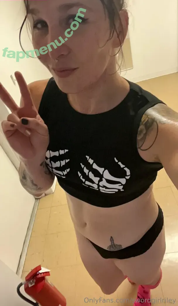 swordgirlriley nude photo #0002 (swordgirlriley)