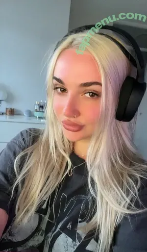  nude photo #0001
