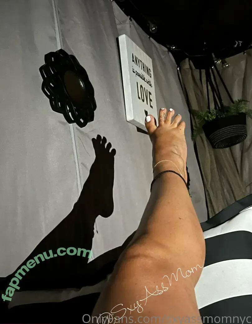 sxyassmomnyc nude photo #0007 (sxyassmomnyc)