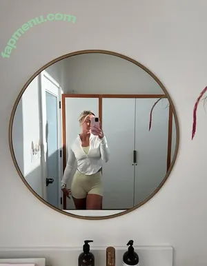  nude photo #0005