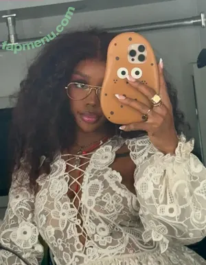 SZA / Solana Rowe / thejad3x nude photo #0439