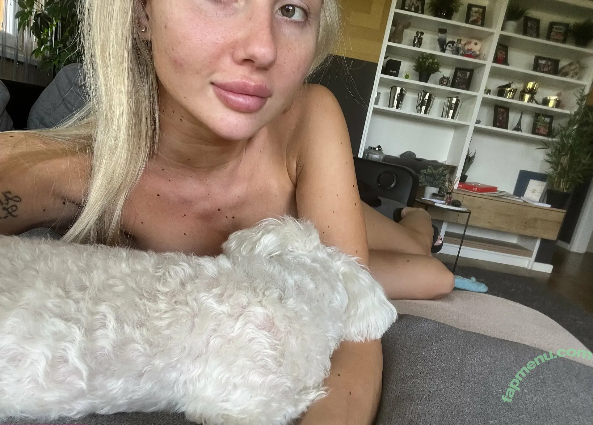 t_emily nude photo #0023 (t_emily_)