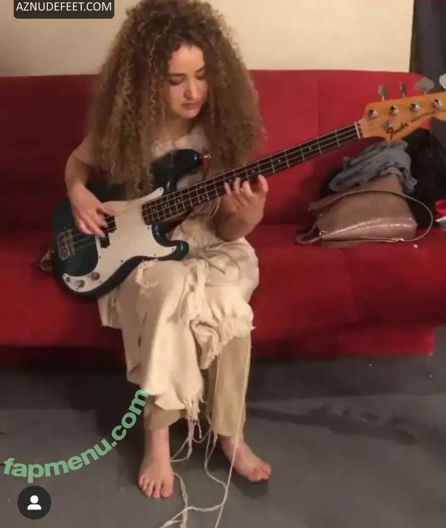 Tal Wilkenfeld nude photo #0006 (Tal Wilkenfeld)