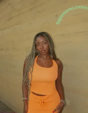  nude photo #0002