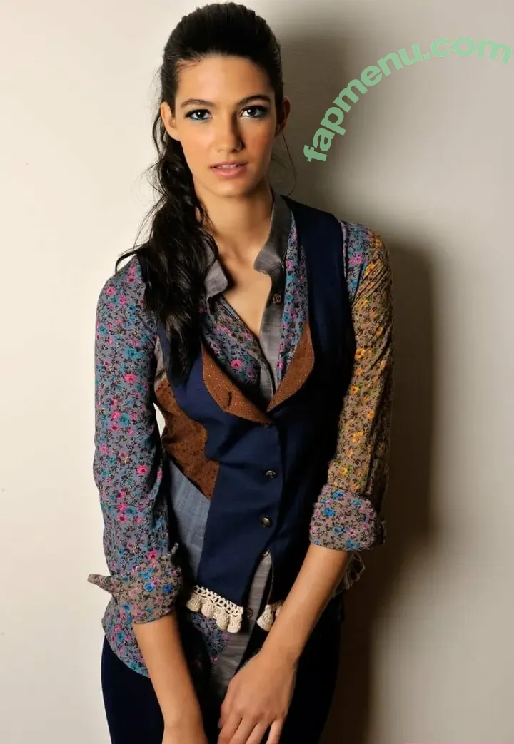 Tara Emad nude photo #0015 (Tara Emad)