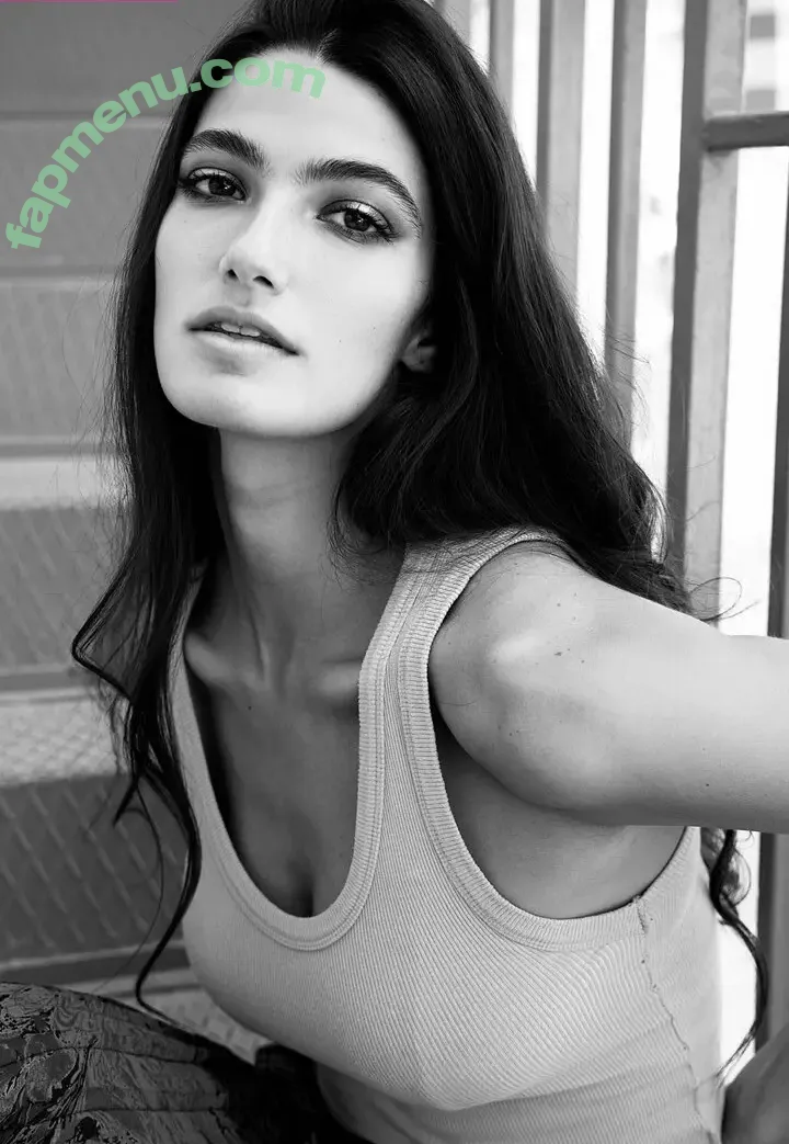 Tara Emad nude photo #0019 (Tara Emad)