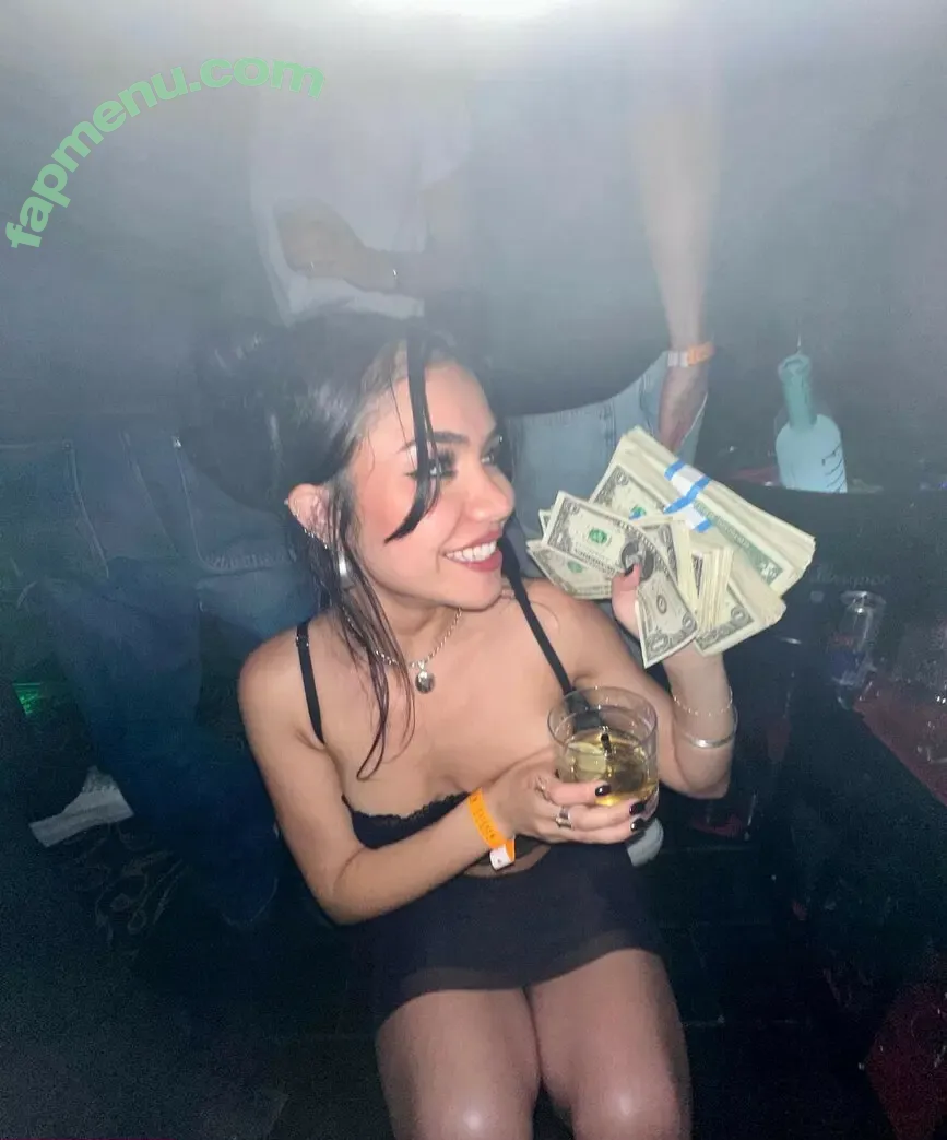 Tara Yummy nude photo #0054 (taratasty / tarayummyy)