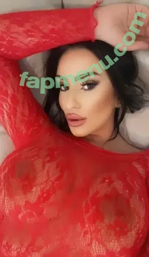 Taraofficialuk nude photo #0001