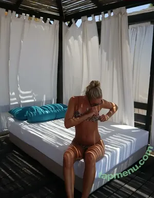 Taryn DeWese / taryndewese nude photo #0003