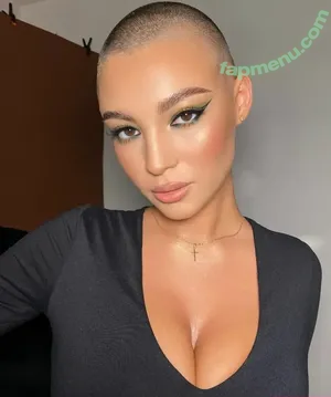  nude photo #0003