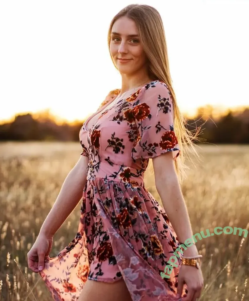 Tatum Tholen nude photo #0002 (tatumtholen)