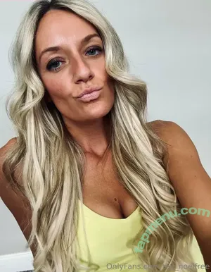 tay_noelfree / tay.noelfamily nude photo #0001
