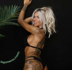 Taylor Leigh / hotwifetaylor / taylor.leigh.s nude photo #0009