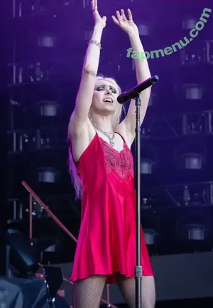 Taylor Momsen / aryelsoul / taylormomsen nude photo #1074