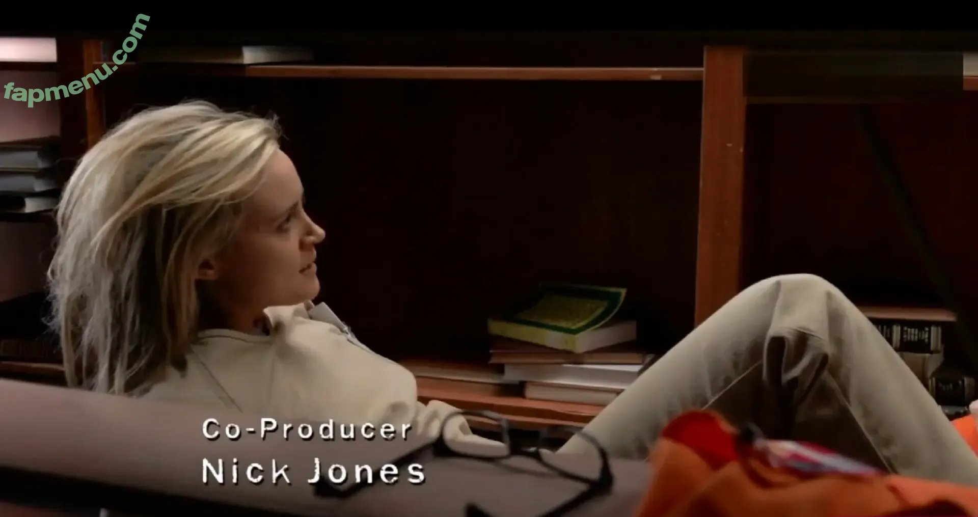 Taylor Schilling nude photo #0005 (piperschilling)