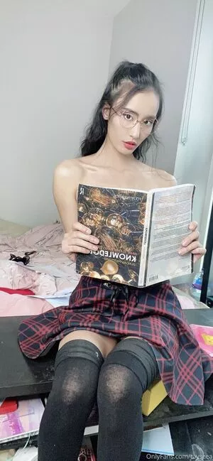 Tayszea / TayTheElfQueen / rosiesapothecary nude photo #0049