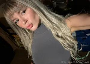 Tayylavie / Bunnybunsxo / Strwbrrycakexo nude photo #0054