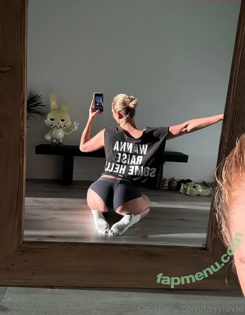 Tayylavie nude photo #0059 (Bunnybunsxo / Strwbrrycakexo)