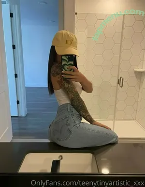teenytinyartistic_xxx / teenytinyartistic nude photo #0006