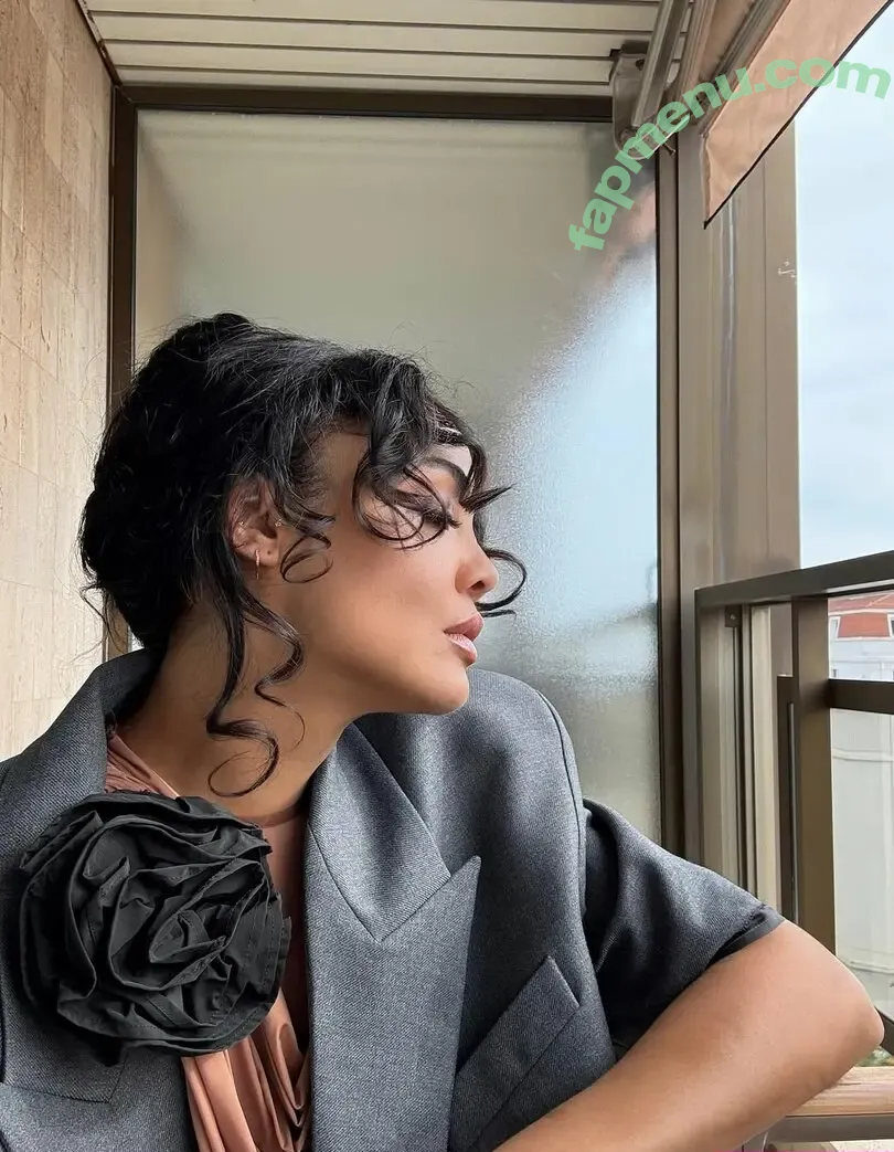 Tessa Thompson nude photo #0116 (tessamaethompson)