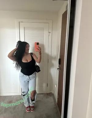 thattbitcht / thatt.bitch nude photo #0070
