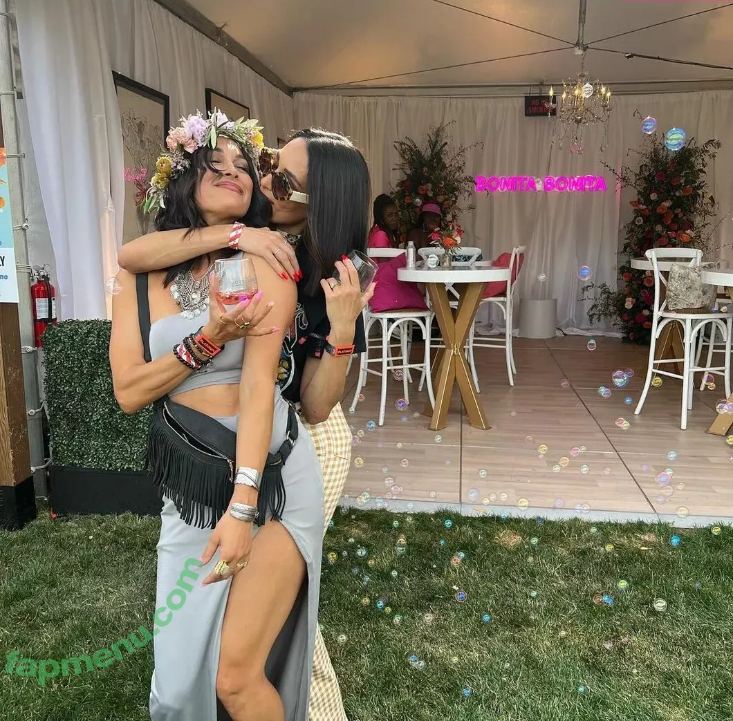The Bella Twins: nude photo #0068 (Nikki Bella & Brie Bella / thenikkibella)