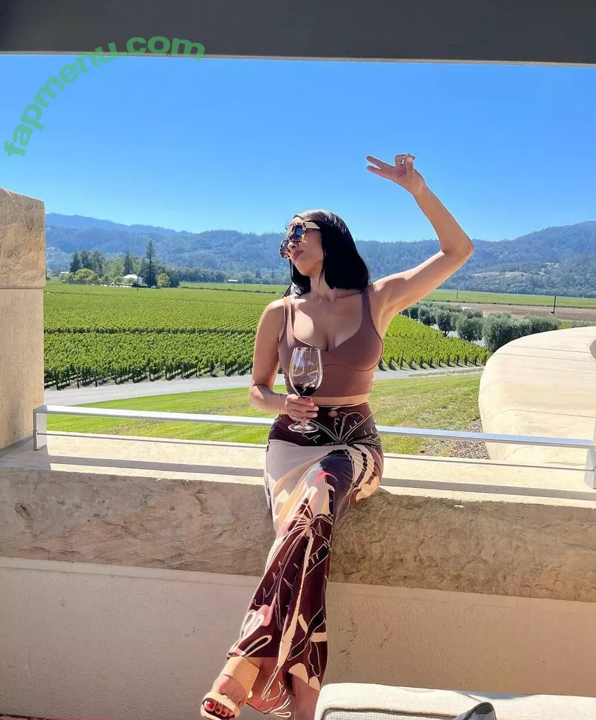 The Bella Twins: nude photo #0123 (Nikki Bella & Brie Bella / thenikkibella)