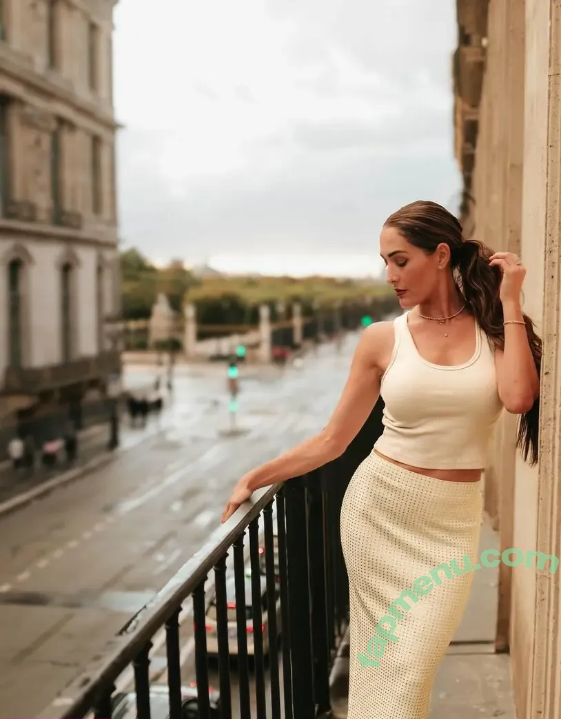 The Bella Twins: nude photo #0754 (Nikki Bella & Brie Bella / thenikkibella)