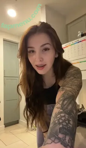theboxgirl / lyslemxo nude photo #0005