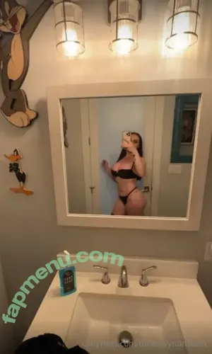 theemilynormann / theemilynorman nude photo #0001