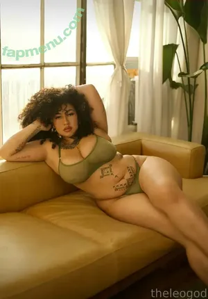 theleogod / ashley.emiko / ashleyemiko_ nude photo #0056