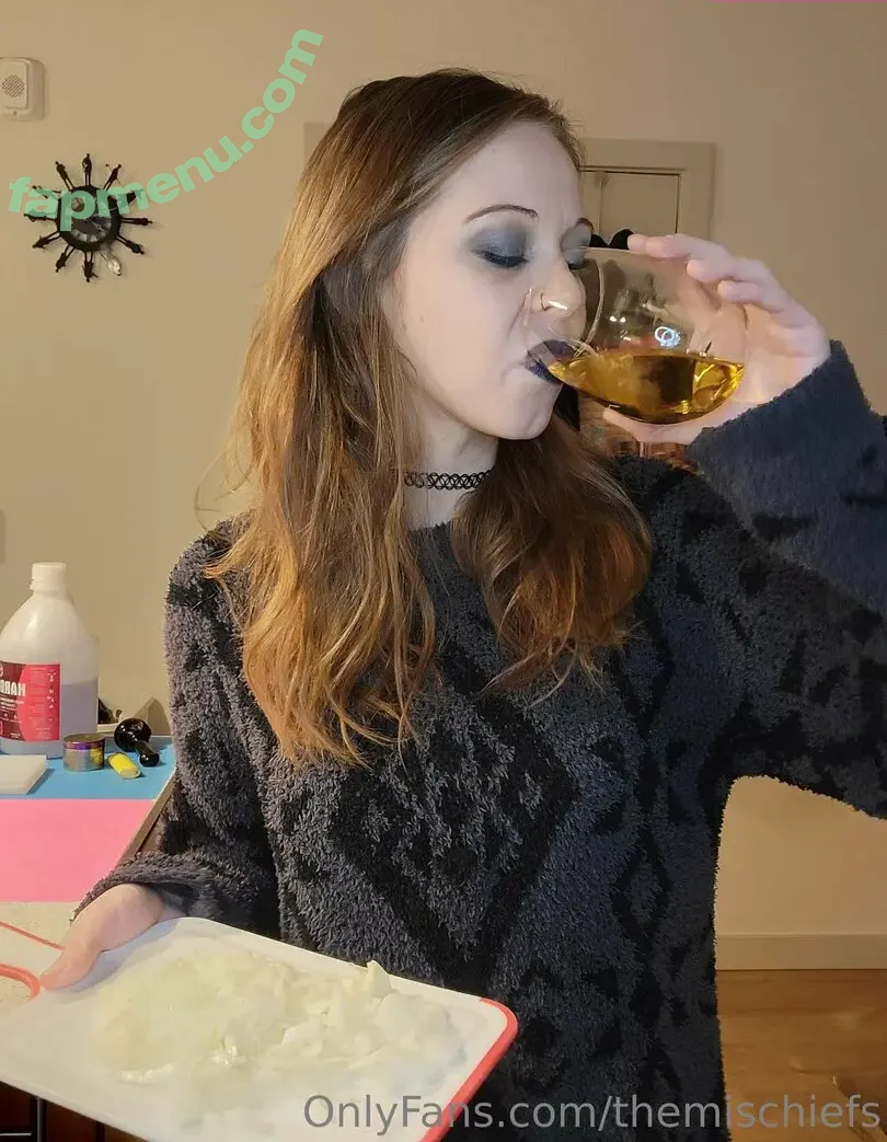 themischiefs nude photo #0018 (mrsmischief2.0)