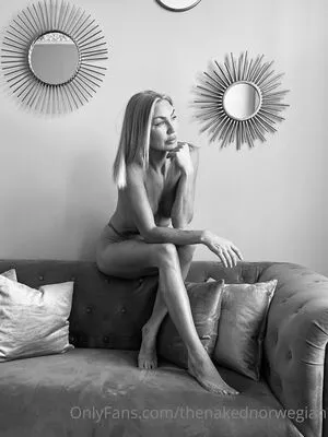  nude photo #0010