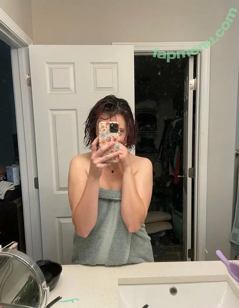 thenoxiefoxx nude photo #0001 (thenoxiefoxx)