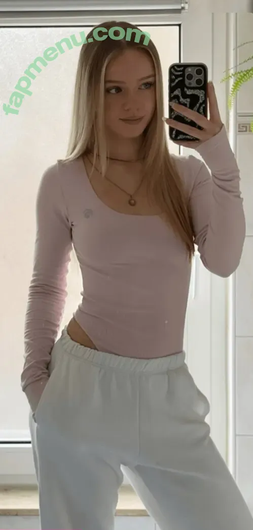 Thesi Sophie nude photo #0020 (Thesi Sophie)