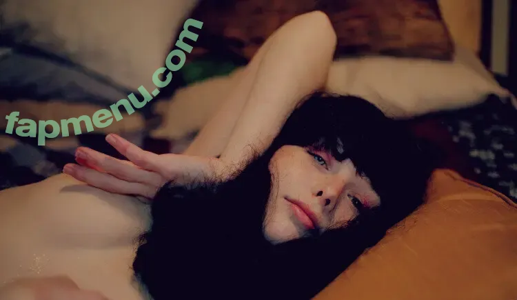 thestrawberrybutcher nude photo #0322 (SuzieSon / charlieisomething / mymotherfvckedmickjagger)