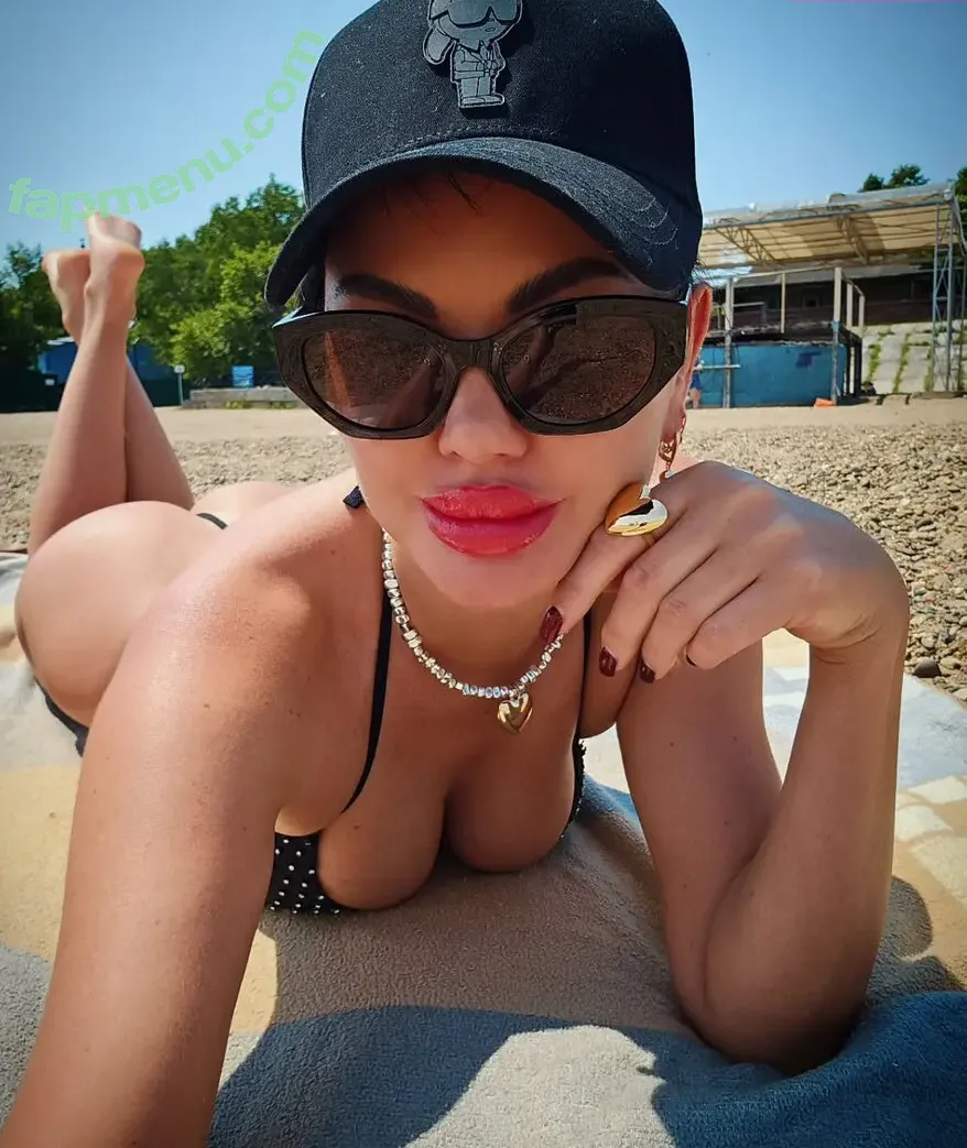 thibisova2 nude photo #0006 (thibisova2)